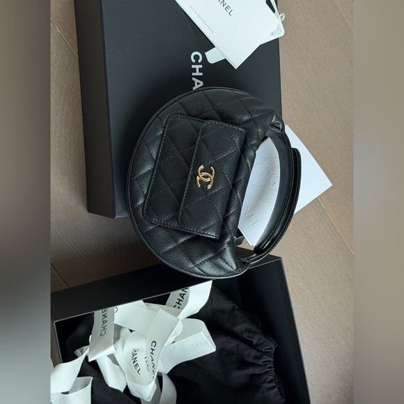 Chanel rare Half Moon Mini Bag - Picture 2 of 5